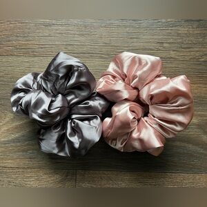 Kitsch satin sleep pillow scrunchies - blush/gray